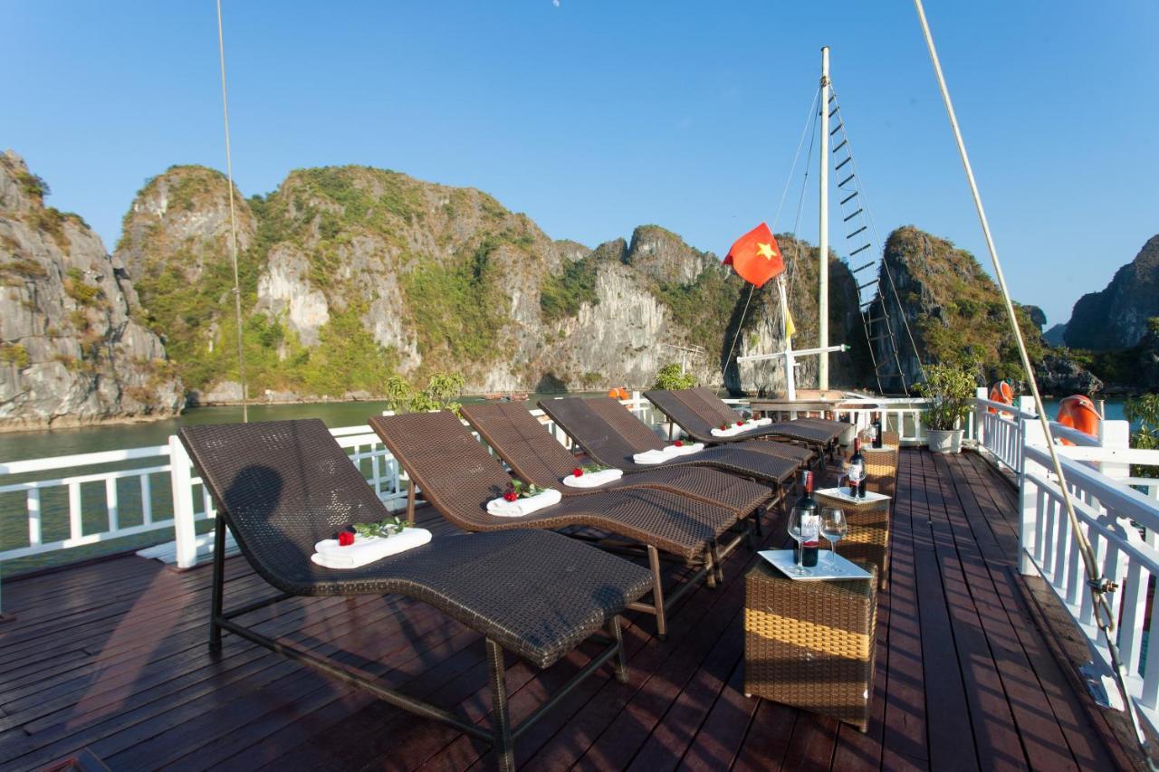 Hotel Golden Star Cruise à Nan Giang Extérieur photo